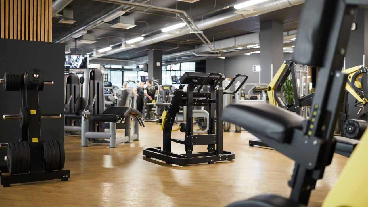 Wat zijn de essentiële verschillen tussen commerciële en thuisfitnessapparatuur?